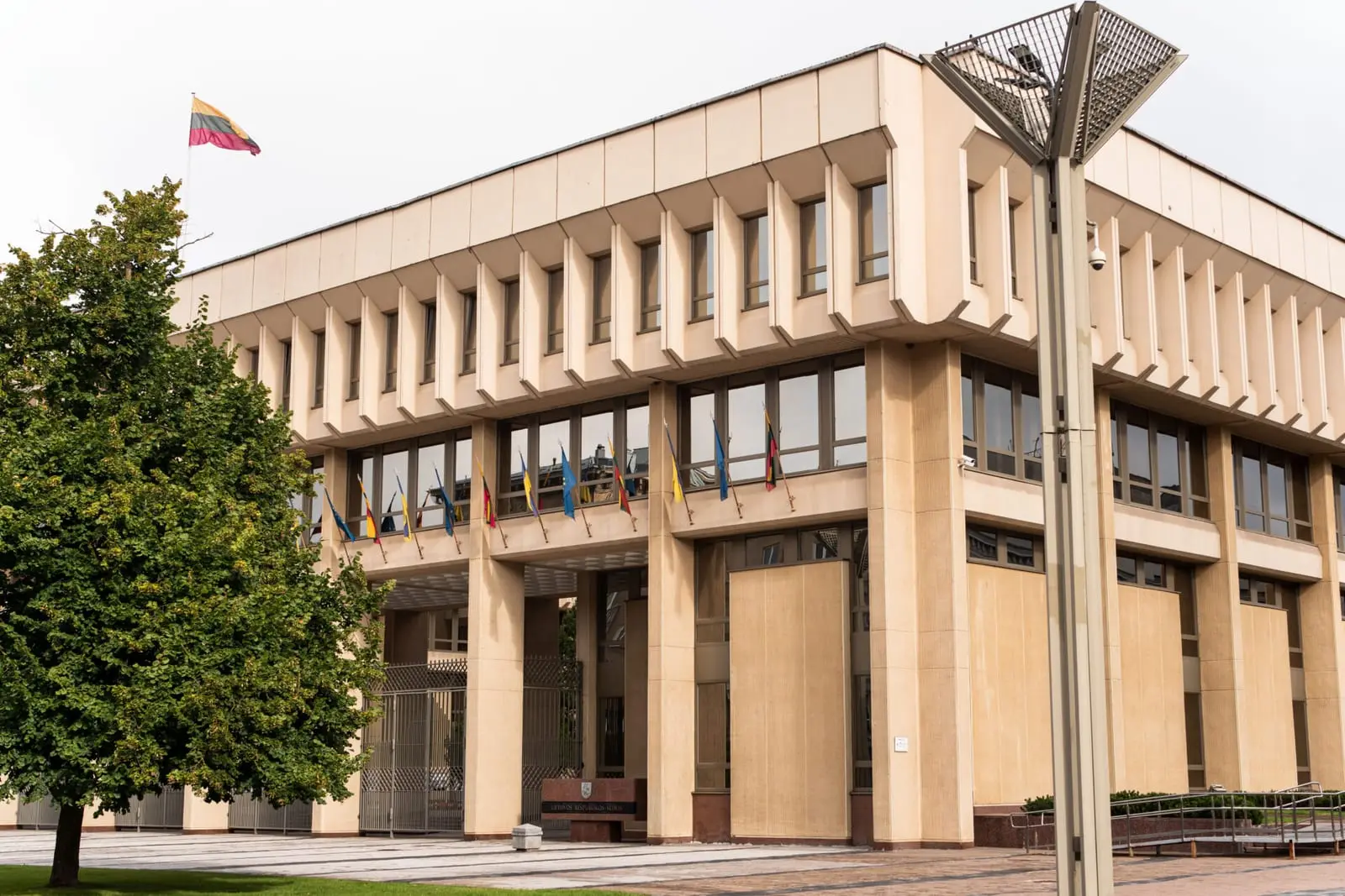 Konservatoriai siūlo kriminalizuoti dezinformaciją: institucijos gautų teisę šalinti turinį