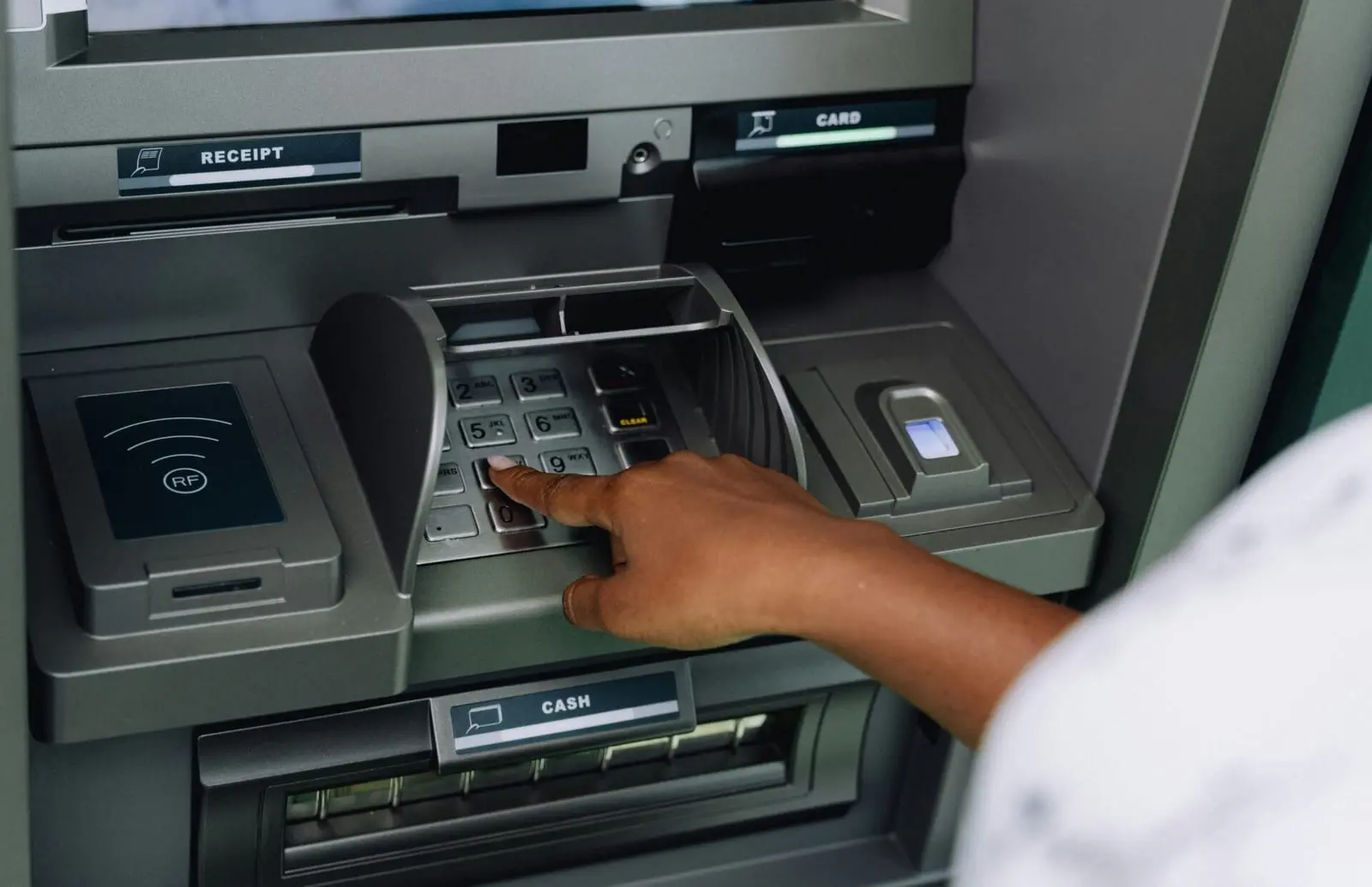 Bankomatas prarijo kortelę – susimokėkite