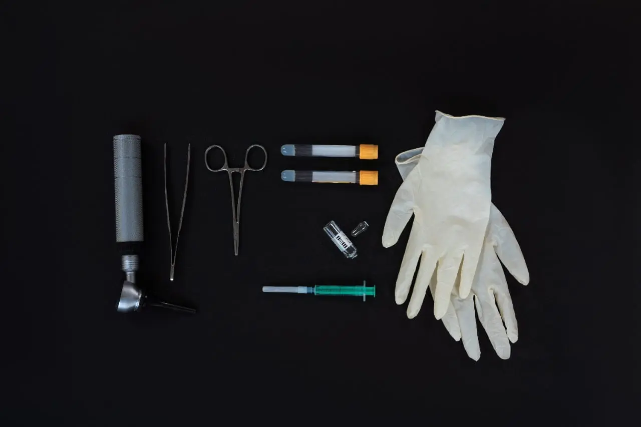Keisčiausios plastinės operacijos gali pakeisti mūsų parašą arba padėti tapti pokerio ekspertu