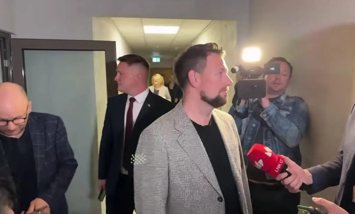 Kratos pas Žemaitaitį drebina valdžią: opozicija jau kalba apie koalicijos griūtį (PILDOMA)