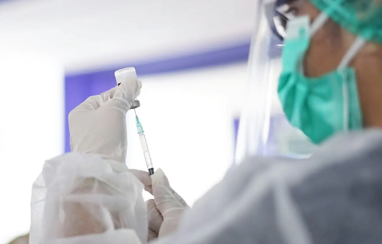 Medikė slėpė tyrimą, įrodantį lytinį brendimą blokuojančių vaistų žalą?
