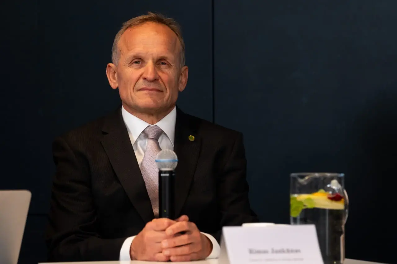 Rimas JANKŪNAS: LRT „Dviračio žinios“ pasišaipė iš knygos „Auginu vaiką be skiepų“ kritikų