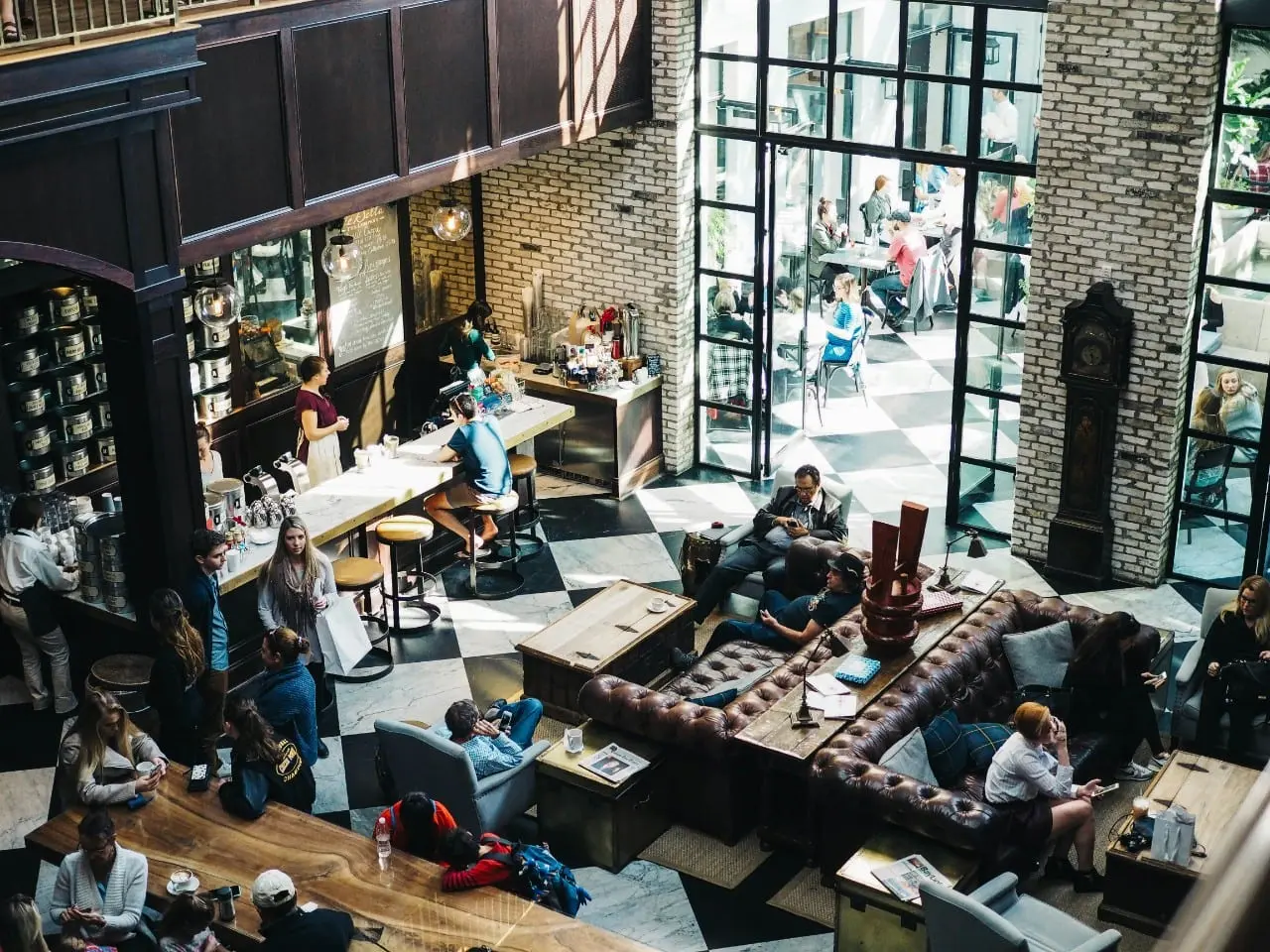 Kanadoje restoranų tinklas iš klientų pradeda imti anglies dioksido mokestį