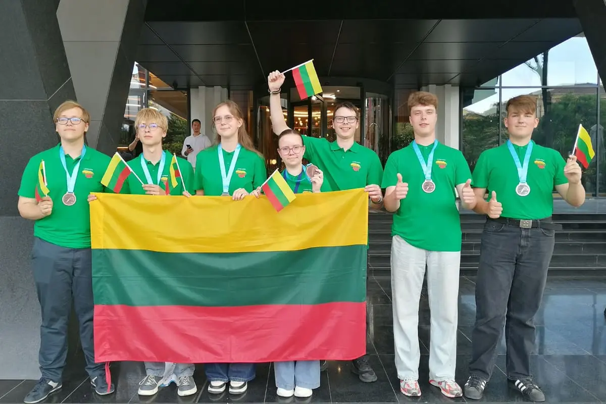 Lietuvos mokiniai Europos šalių geografijos olimpiadoje pelnė septynis medalius