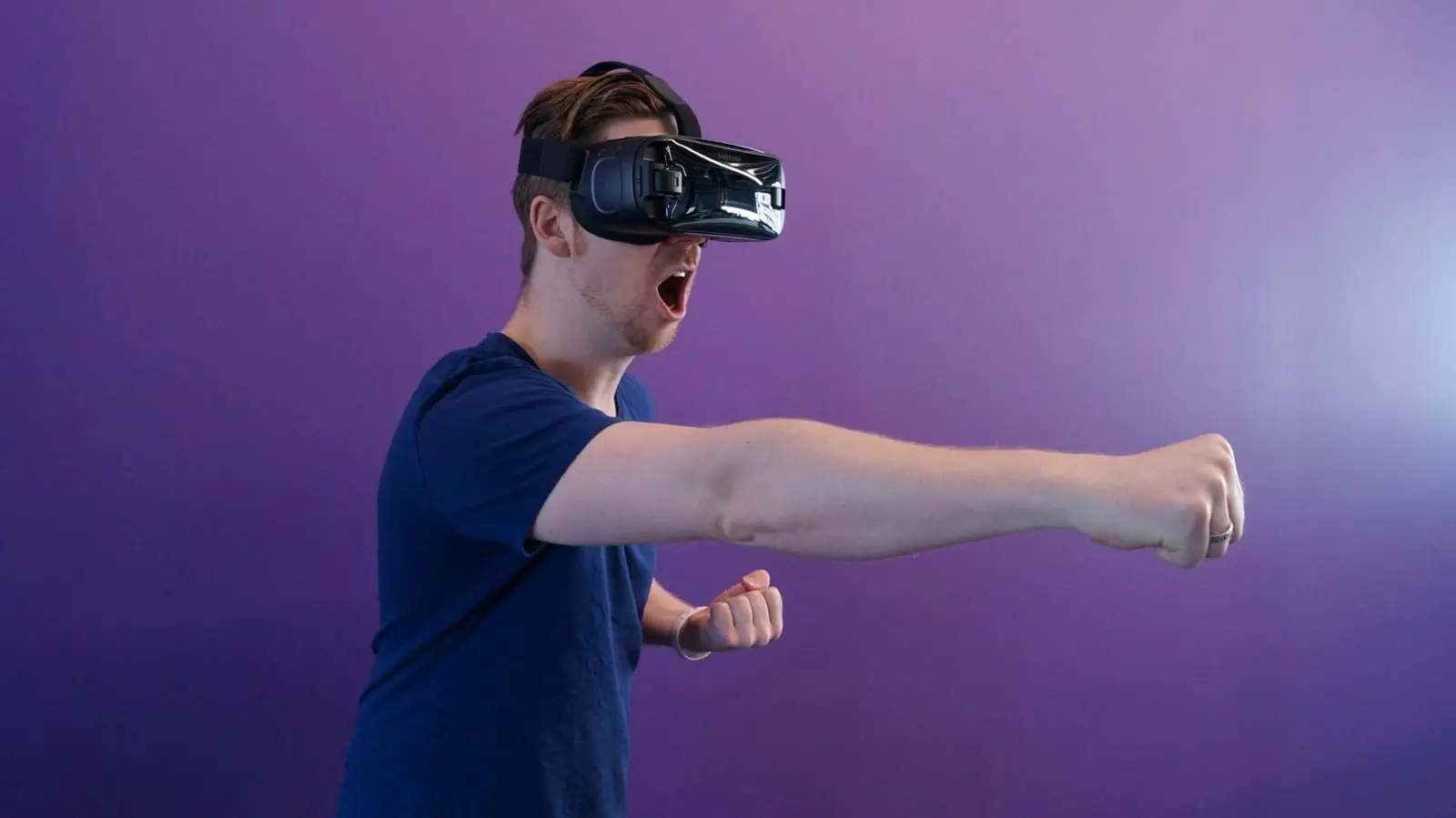 Nuo vilkiko kabinos iki VR akinių: testuojamas modernus vairuotojų mokymų sprendimas