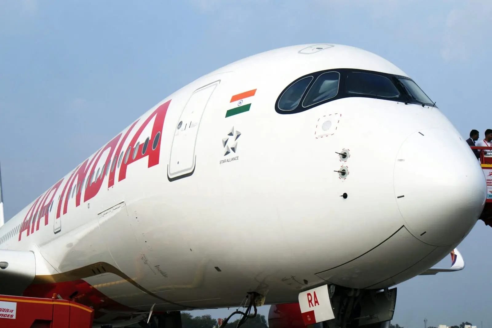 Po tragedijos – smūgis „Air India“: keleiviai renkasi konkurentus