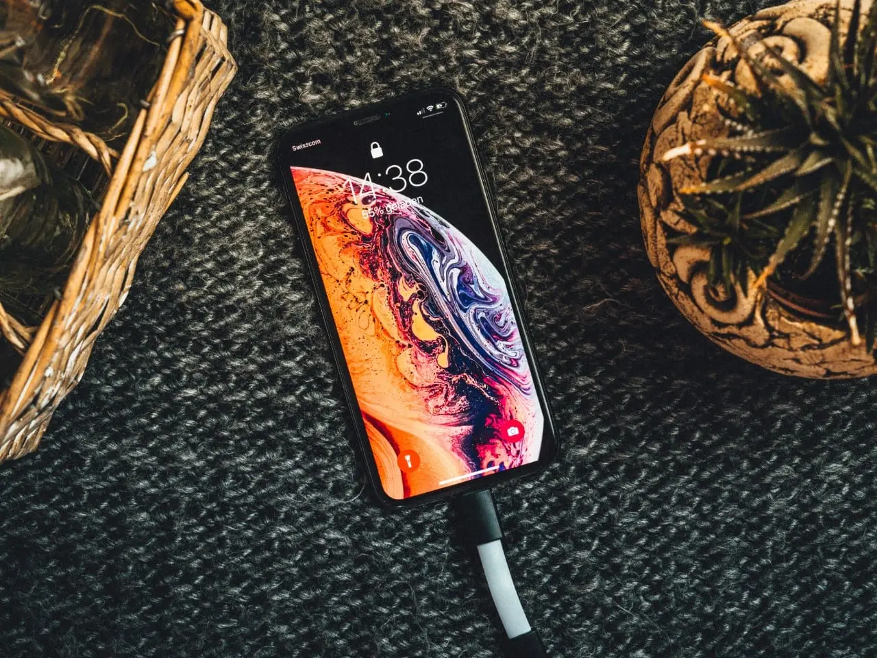 „Apple“ įrenginiuose – medžiagos, kurios sukelia apsigimimus ir vėžį
