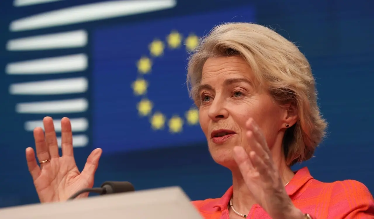 Ursulos von der Leyen atostogos Graikijoje sukėlė etikos skandalą