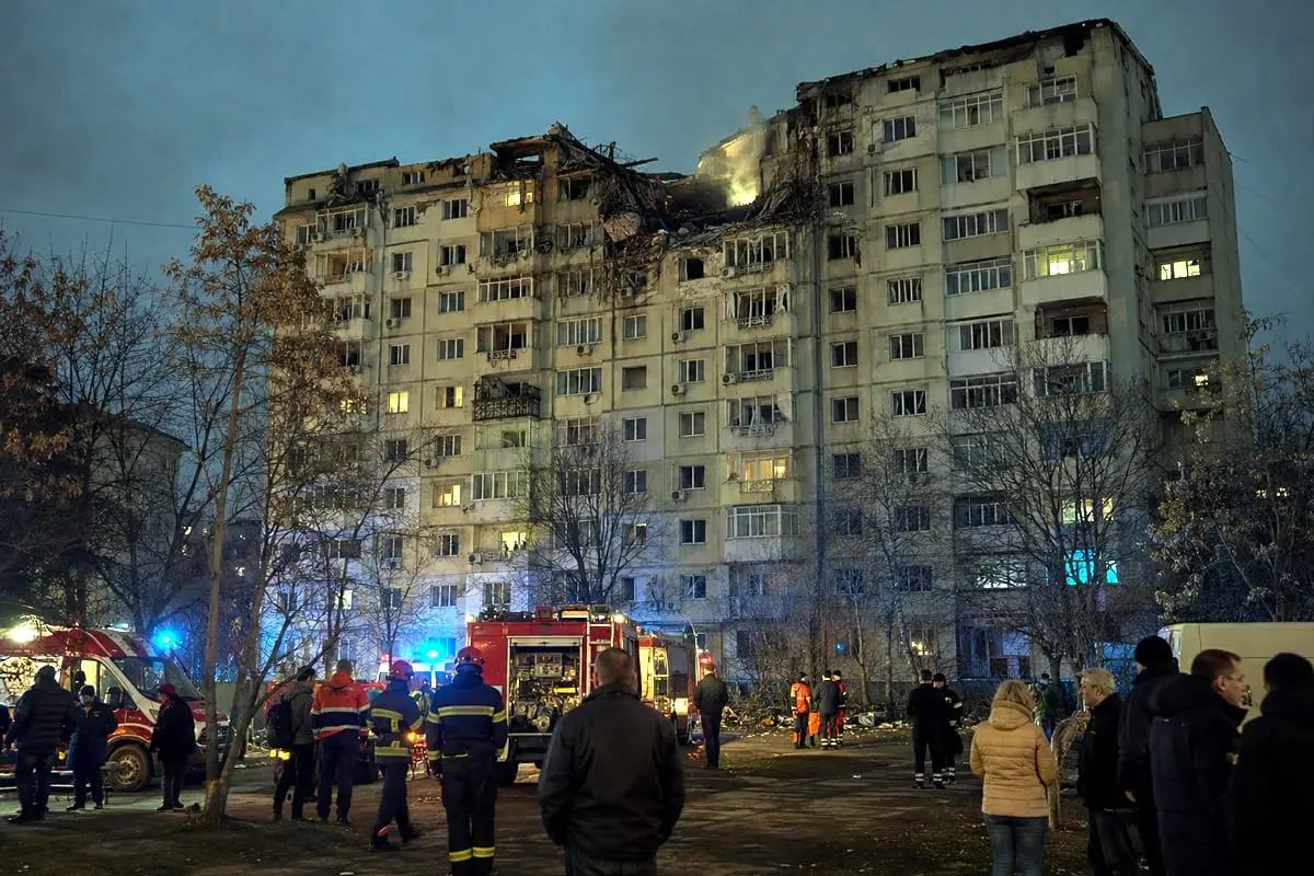 Rusijos dronas rėžėsi į daugiabutį Rumunijoje: karas Ukrainoje vėl peržengė NATO sieną