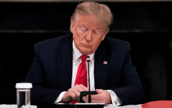 D. Trumpas pasirašė vykdomąjį įsaką, kuriuo atšaukiamos JAV sankcijos Sirijai