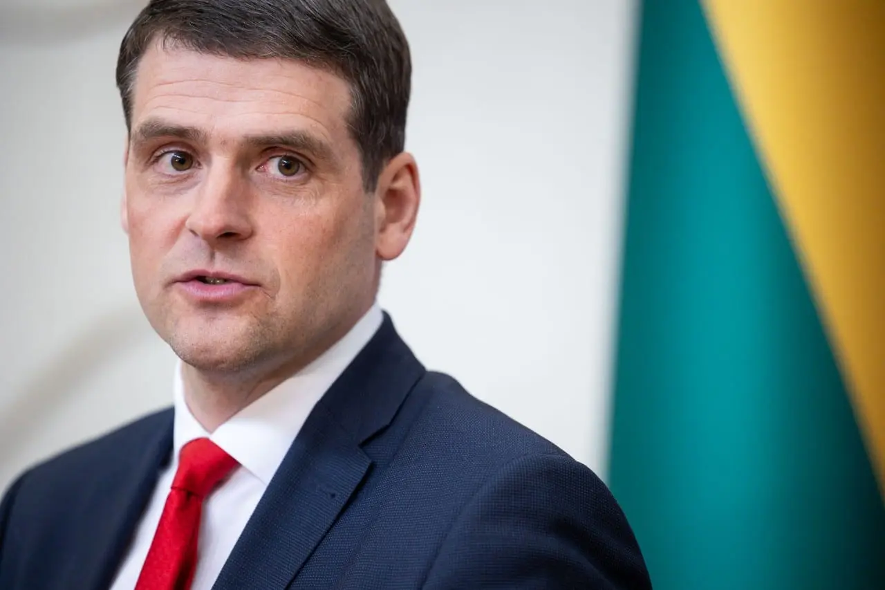 Prezidentūra pamiršo diplomatiją? F. Jansonas R. Žemaitaičio pavardę paprašė rašyti iš mažosios raidės
