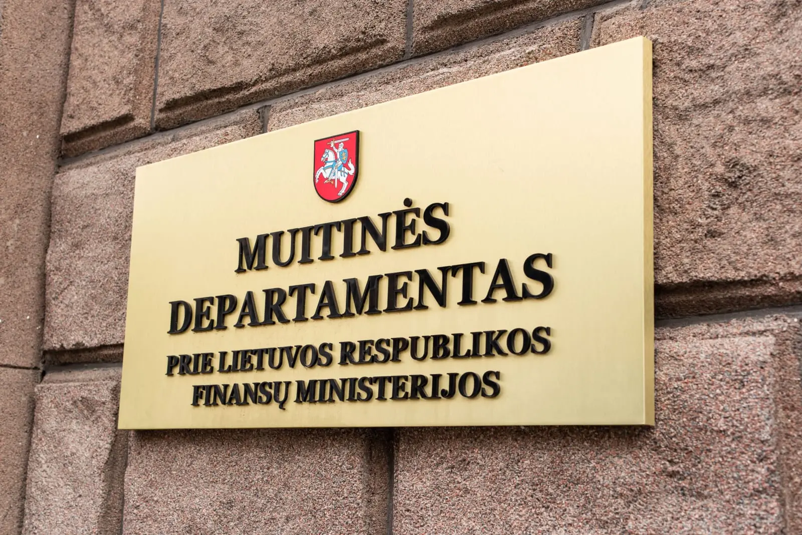 Lietuvos muitinė: į šalies biudžetą iš konfiskuotų prekių sugrįžo beveik milijonas eurų
