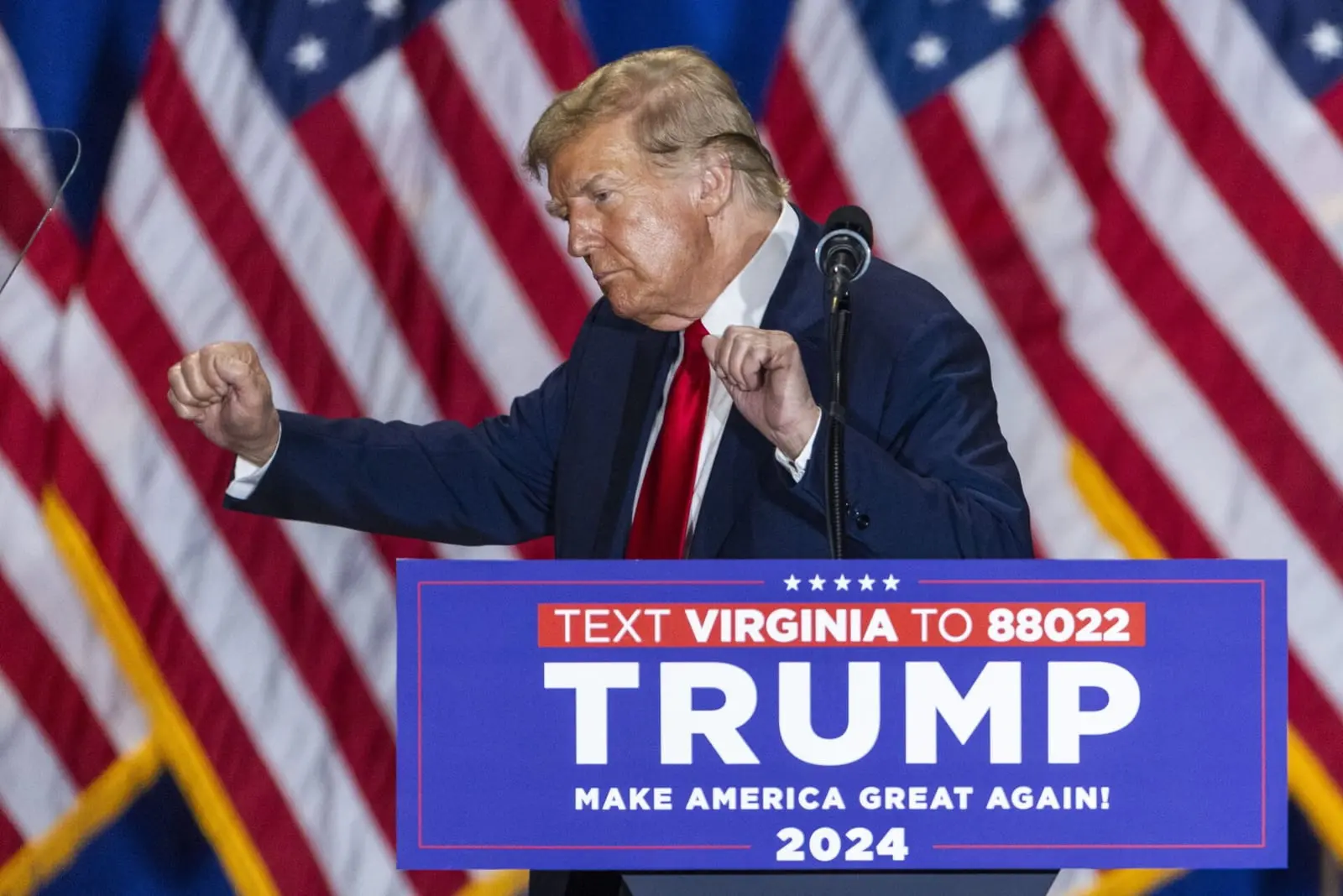 D. Trumpas žada pasodinti J. Bideną ir jo sūnų į kalėjimą