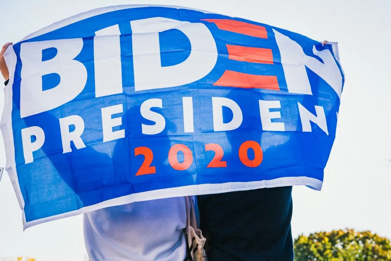 Surežisuoti prezidento J. Bideno spektakliai nesibaigia: žurnalistų klausimai yra suderinami iš anksto