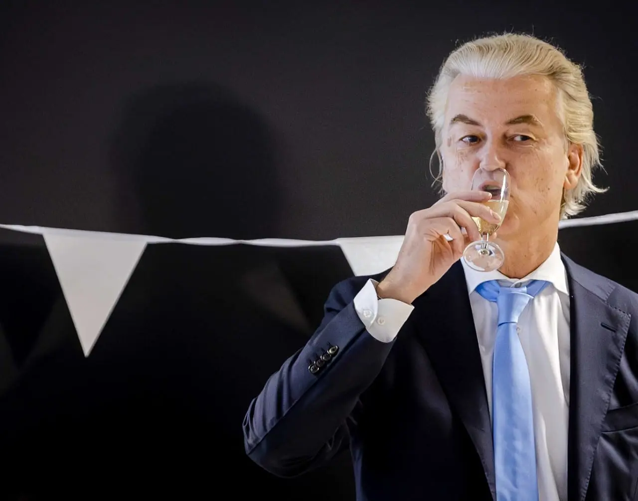 Ką reikia žinoti apie G. Wildersą, kuris triuškinama persvara laimėjo Nyderlandų rinkimus?