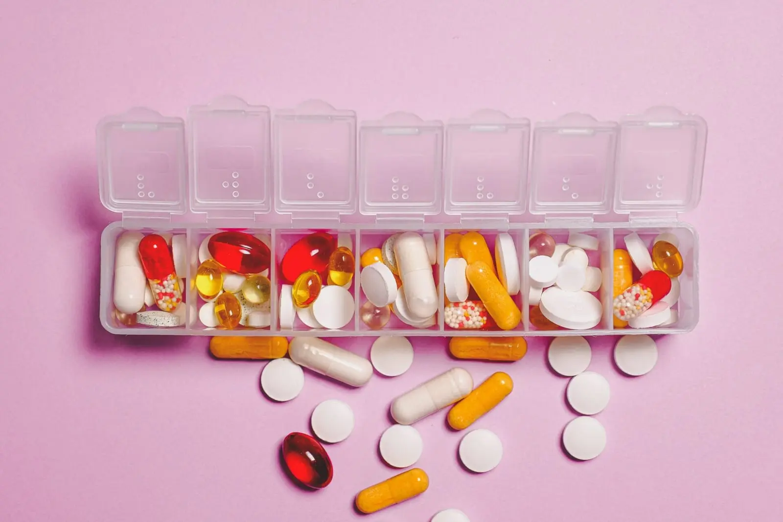Multivitaminai, pasirodo, yra vieni iš dažniausiai pasaulyje naudojamų papildų