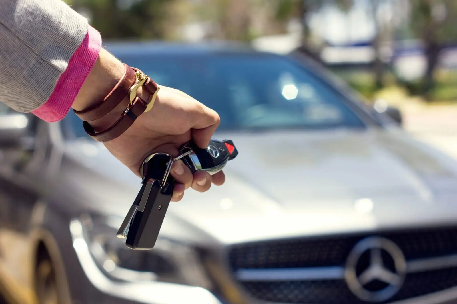 Malonus naujo automobilio kvapas gali sukelti vėžį dėl skleidžiamo formaldehido