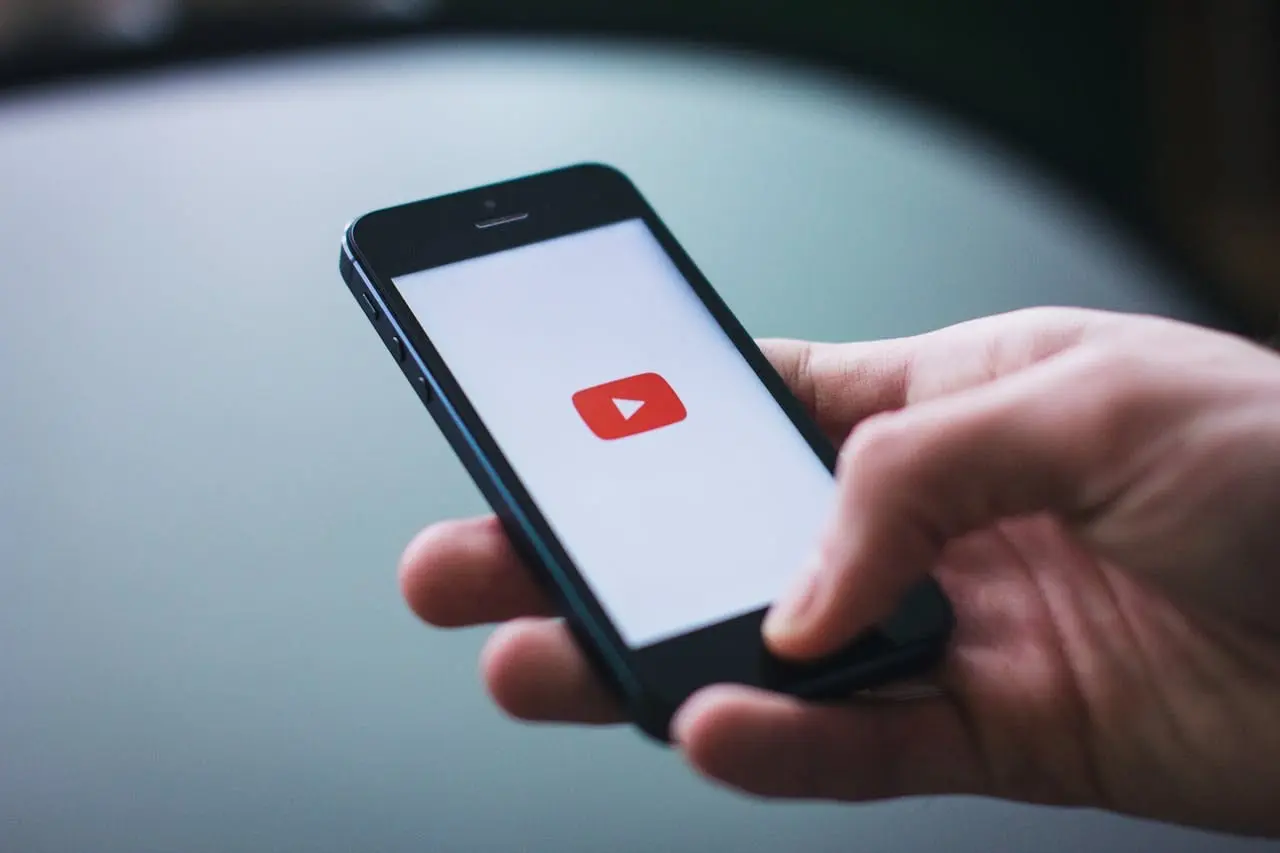 „YouTube“ D. Trumpui sumokės 21 mln. eurų: dalis pinigų keliaus Baltųjų rūmų pokylių salės statyboms