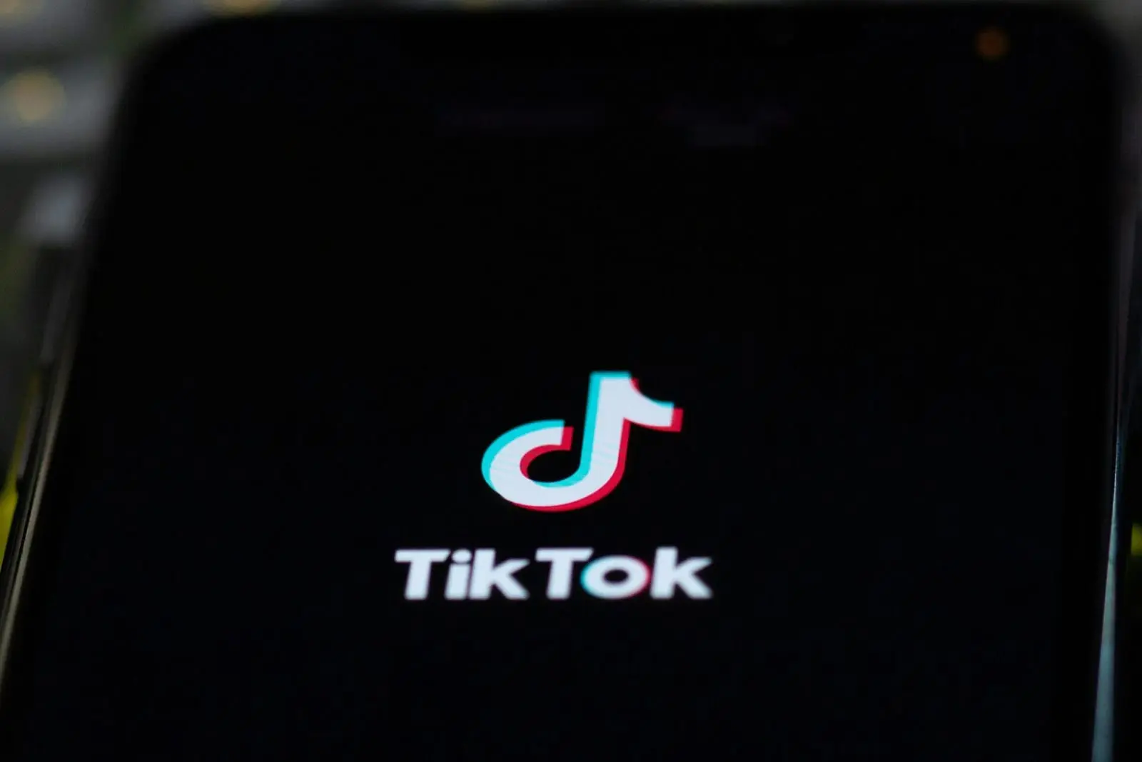 „TikTok“ platina „virusą“: vaikai dėl mados it išprotėję puola po ratais