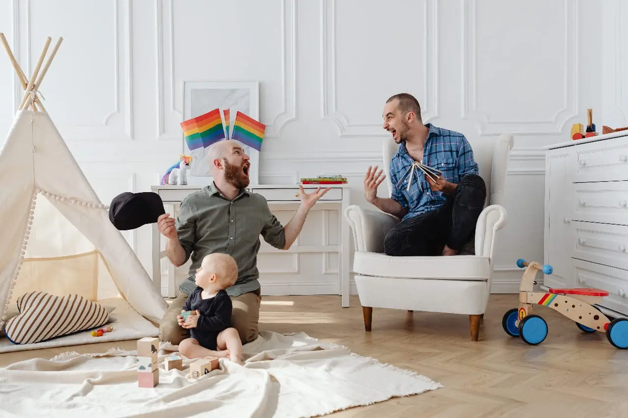 Mokslas prieš gamtą: homoseksualūs vyrai galės susilaukti biologinių vaikų