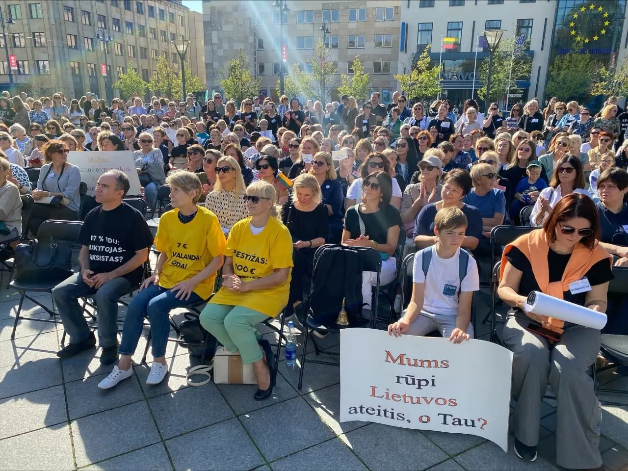 Mokytojų dieną – ne džiaugsmas gėlėmis ir padėkomis, bet streikas ir kova dėl išlikimo
