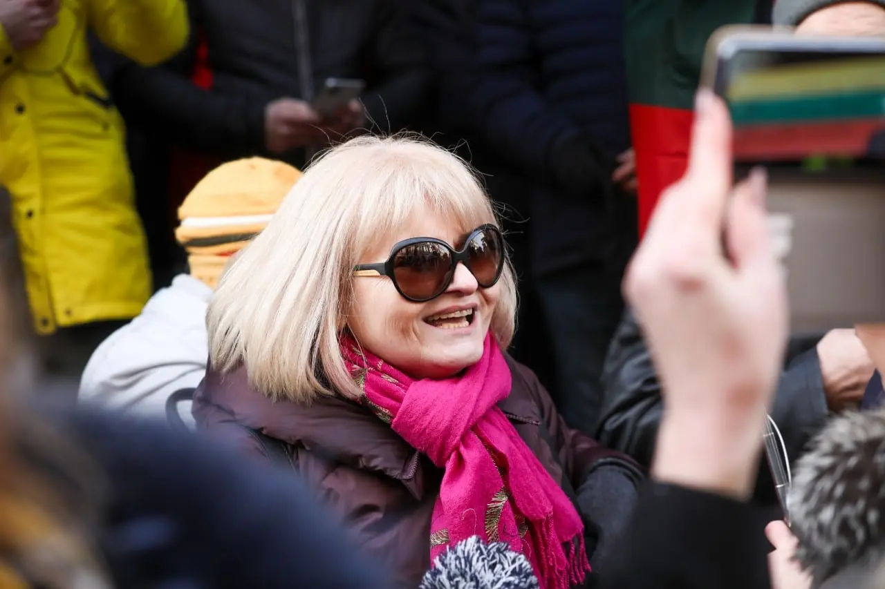 Prokuroras kaltina A. G. Astrauskaitę raginimu įvykdyti karinį perversmą