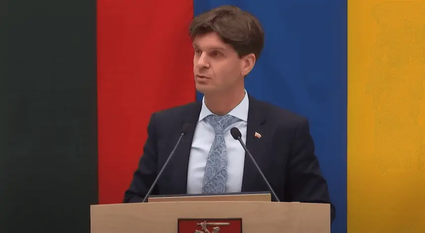 Ginčas Seime dėl Ukrainos vėliavos: Ignas Vėgėlė ragina gerbti Lietuvos simbolius