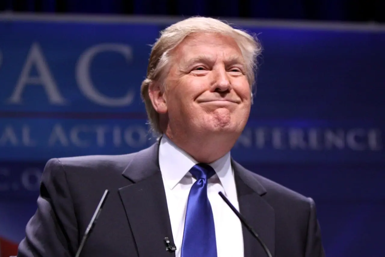 D. Trumpo įvestos sankcijos privertė Kolumbiją nusileisti ir priimti deportuotus migrantus