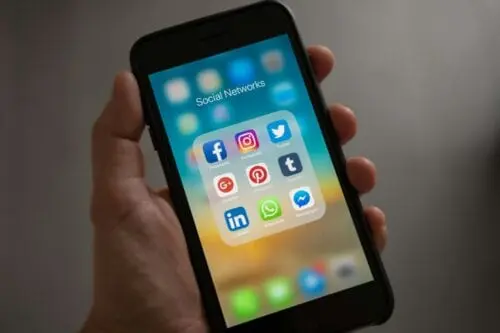 „Smart-ID“ atsisako asmens kodo: prisijungimai bus tvirtinami tik per telefoną