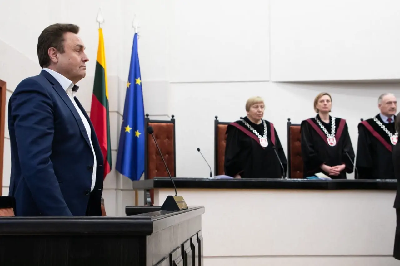 Žymus teisės profesorius kirto Konstituciniam Teismui dėl P. Gražulio: remtis prielaidomis yra labai blogai