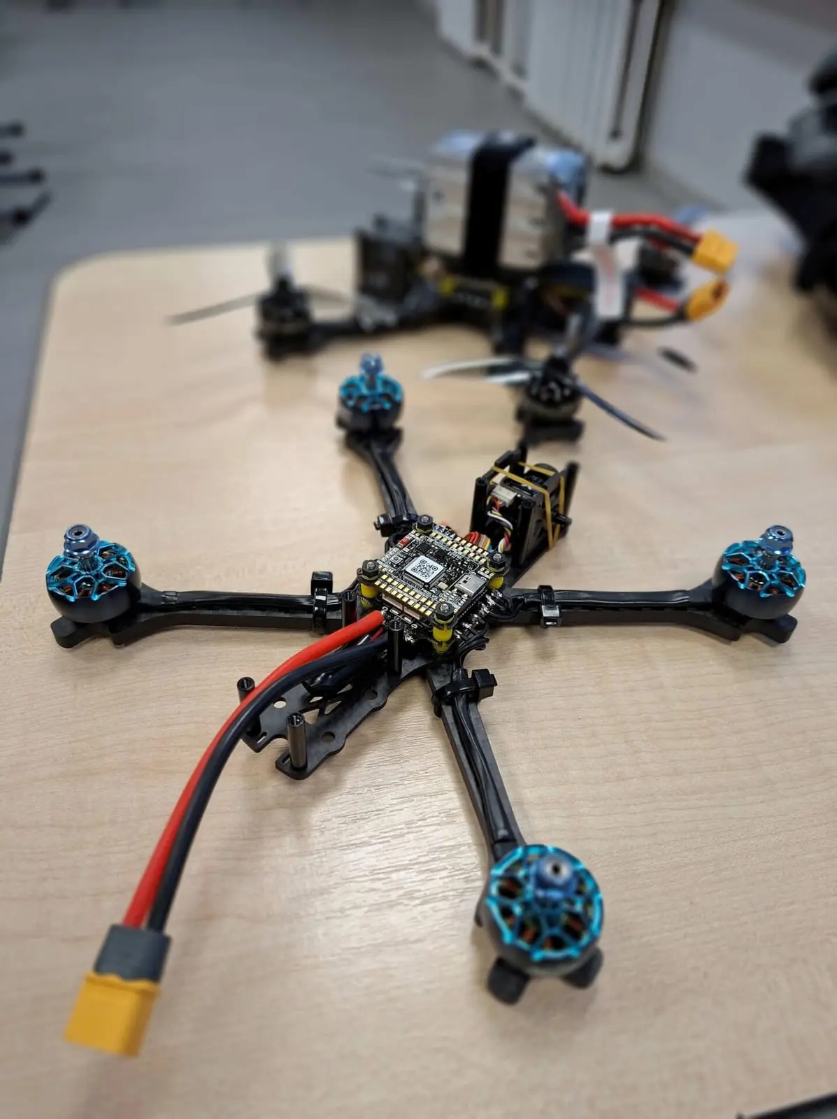 Dronai – į mokyklas: Klaipėdoje atidaromas „Airtech“ mokymo centras