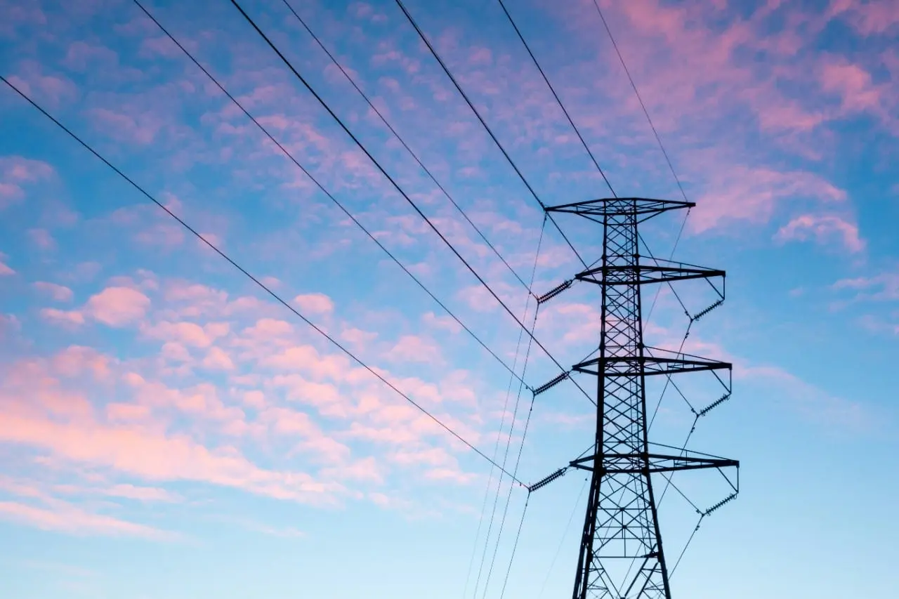 Lietuva žengia į naują energetikos erą: atsijungia nuo BRELL, gyventojai raginami nepanikuoti