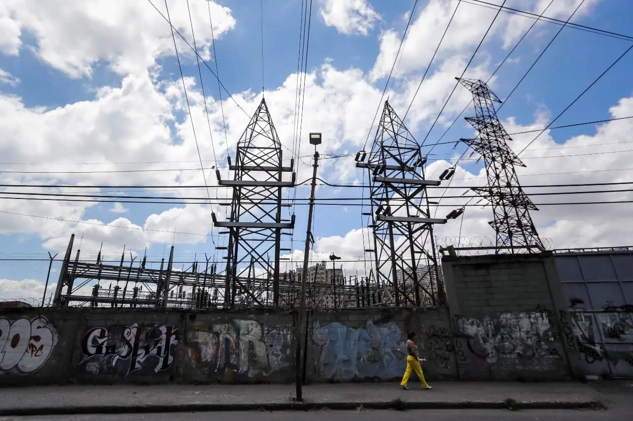 Daugiau nei 1 mln. amerikiečių Naujųjų išvakarėse liko be elektros