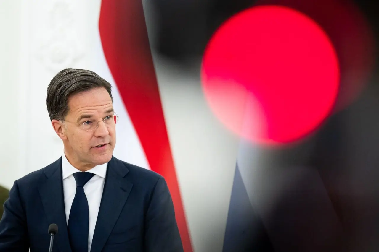 NATO vadas siūlo aukotis vardan karinės gerovės arba teks mokytis rusų kalbos