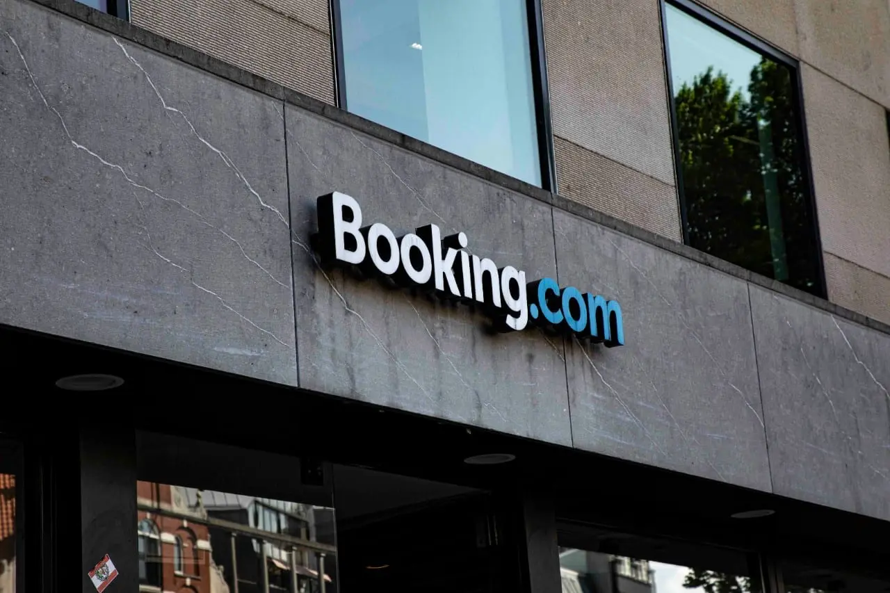 Tūkstančiai viešbučių duoda Booking.com į teismą: prisideda ir Lietuva