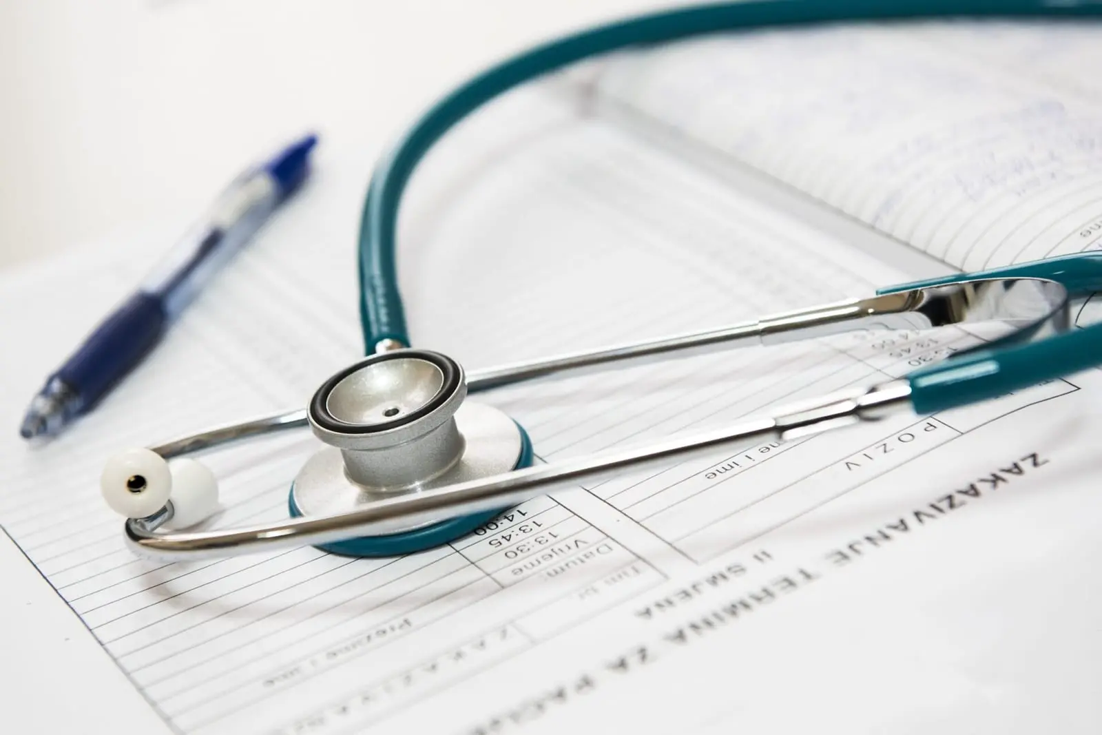 „Hippocratic“ sukurtas DI modelis, skirtas sveikatos priežiūros sričiai, įvertintas net geriau nei „GPT-4“