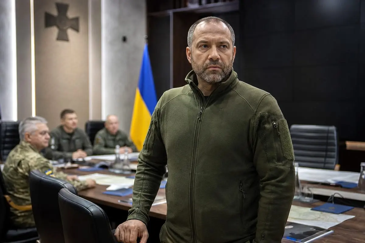 Ukrainos gynybos ministeriją perėmė Jevhenas Chmara: M. Fedorovo atleidimas sukėlė politinę krizę ir protestus
