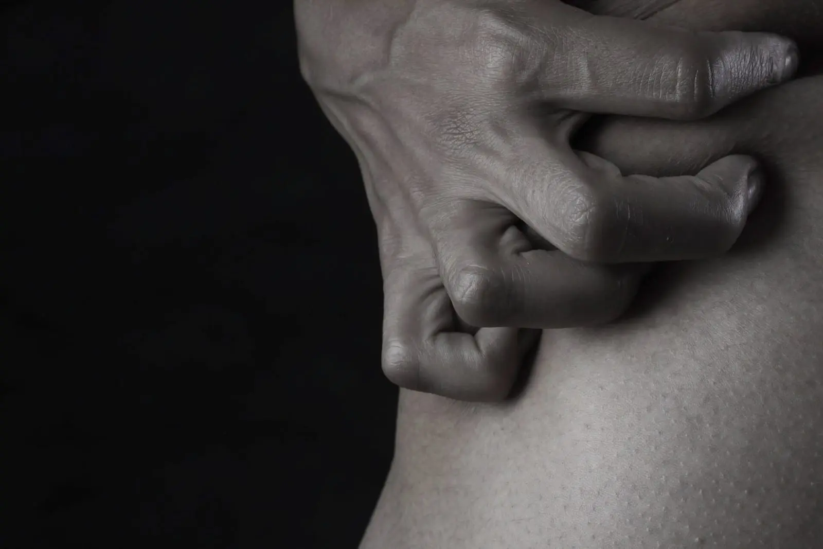 Liga skausmu sukaustanti kūną ir palaužianti psichiką: fibromialgija