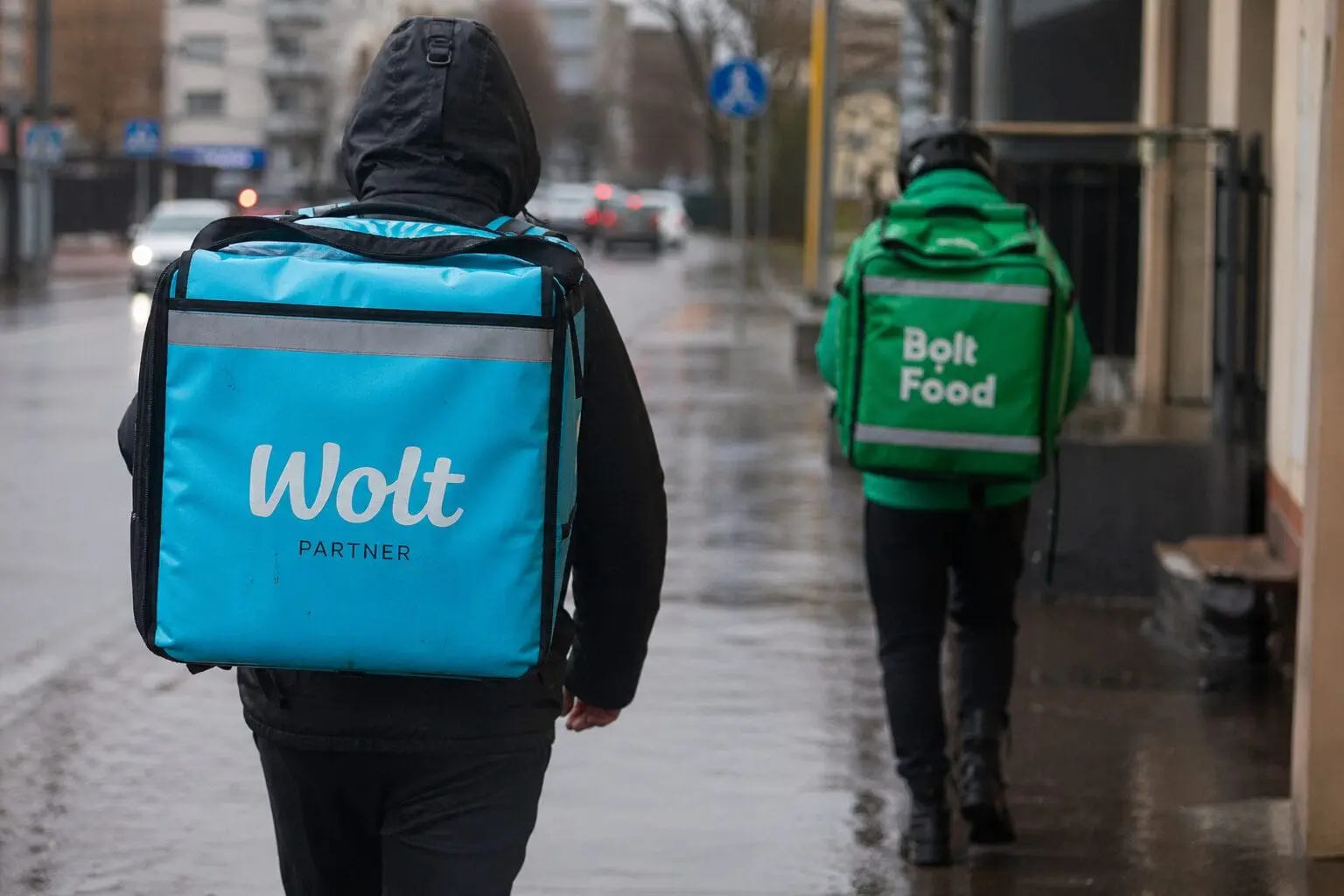 Maisto pristatymas šokiruoja: VMVT pradėjo tyrimą dėl higienos laikymosi „Wolt“ ir „Bolt“