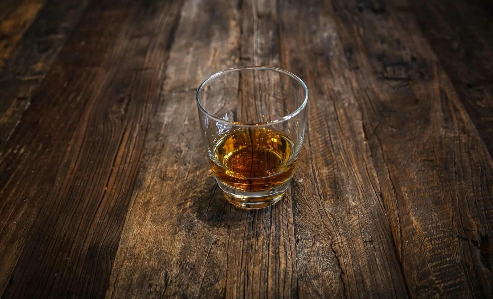 Apsinuodijimas alkoholiu: aklumas, koma ir mirtis – tai gali ištikti vos per kelias valandas