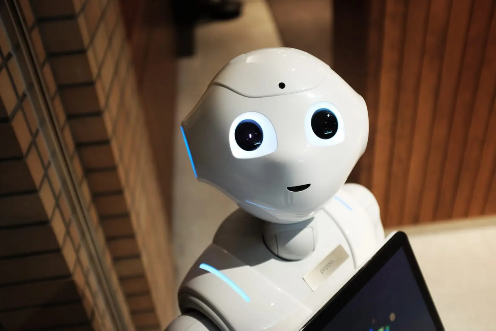 Robotų ir žmonių akistata darbo rinkoje: šių profesijų atstovai gali būti ramūs