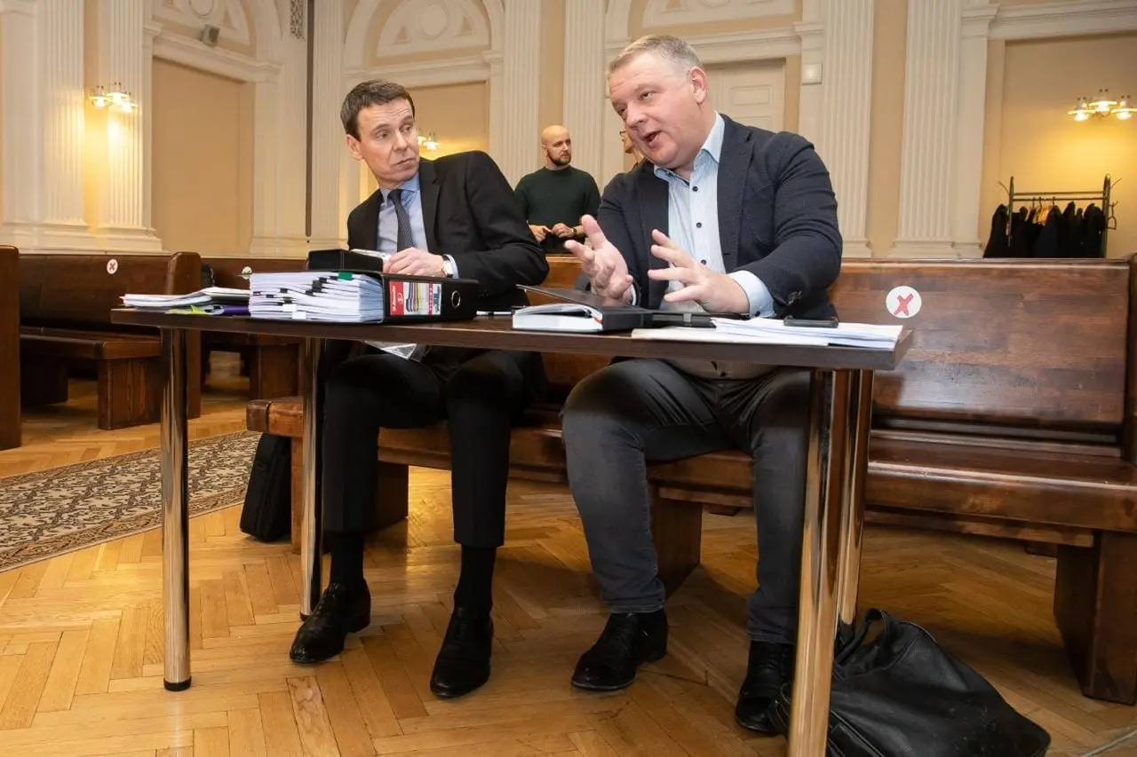 Teismas: E. Masiulis ir R. Kurlianskis dėl kyšininkavimo keliaus už grotų