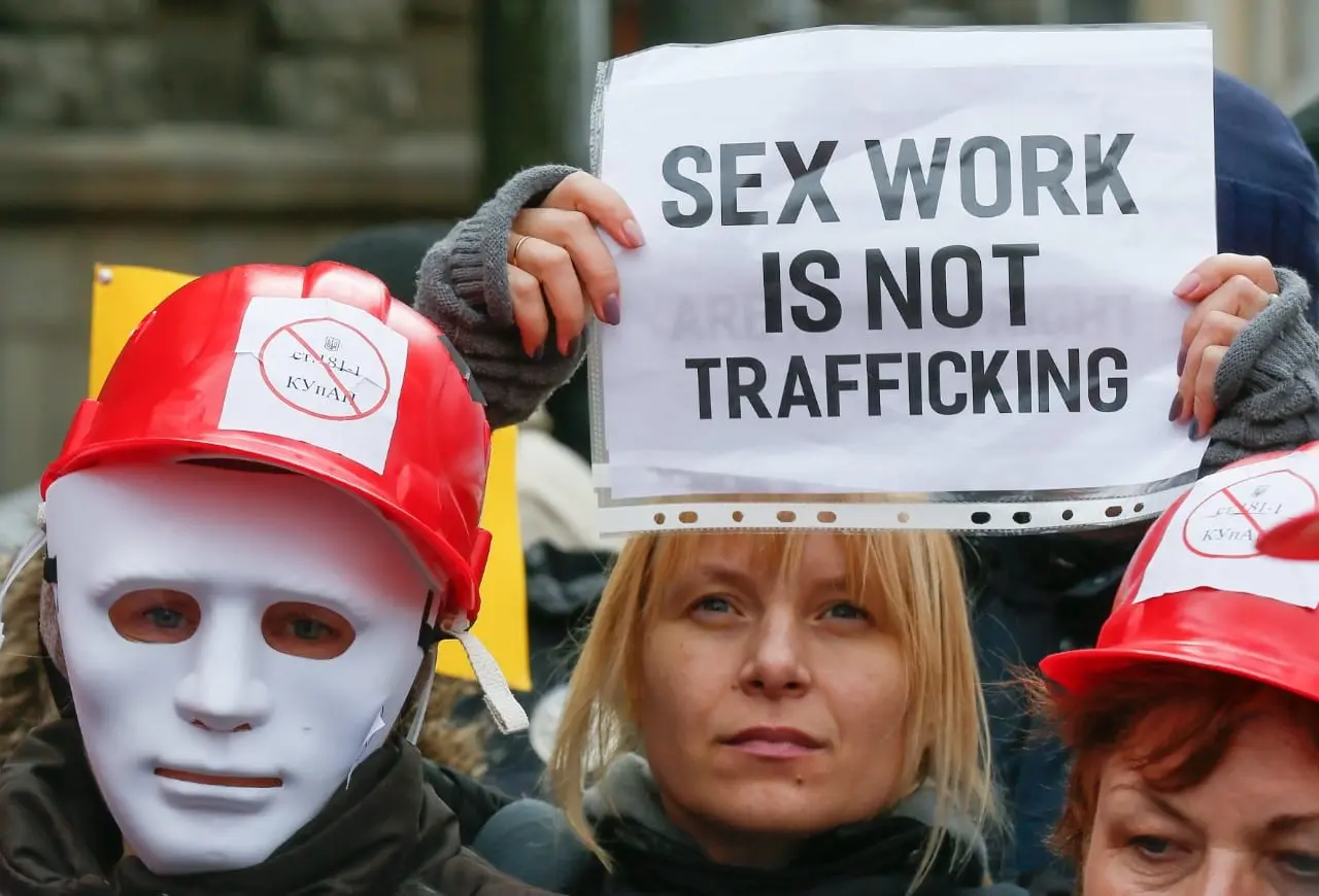 Belgija legalizuoja prostituciją: sekso paslaugų teikėjams - pensijos ir socialinė apsauga