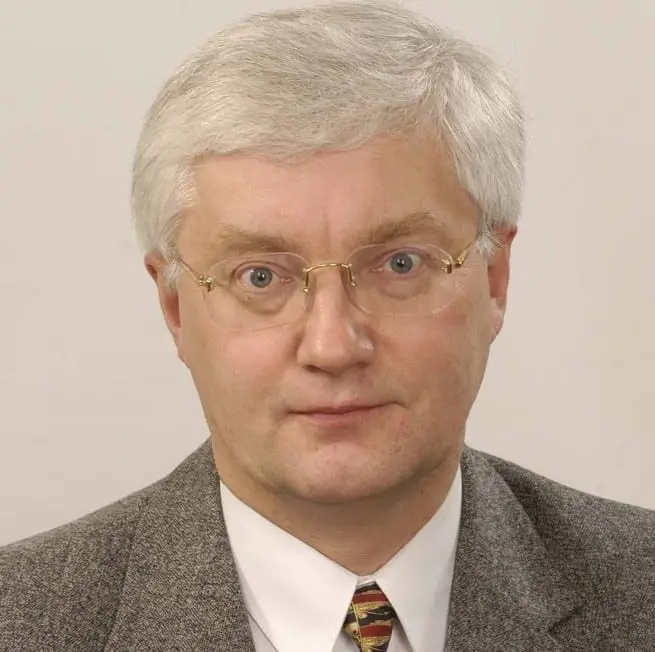 Vilius KAVALIAUSKAS: kas pavertė sporto rūmus „Sovietiniu balvonu“