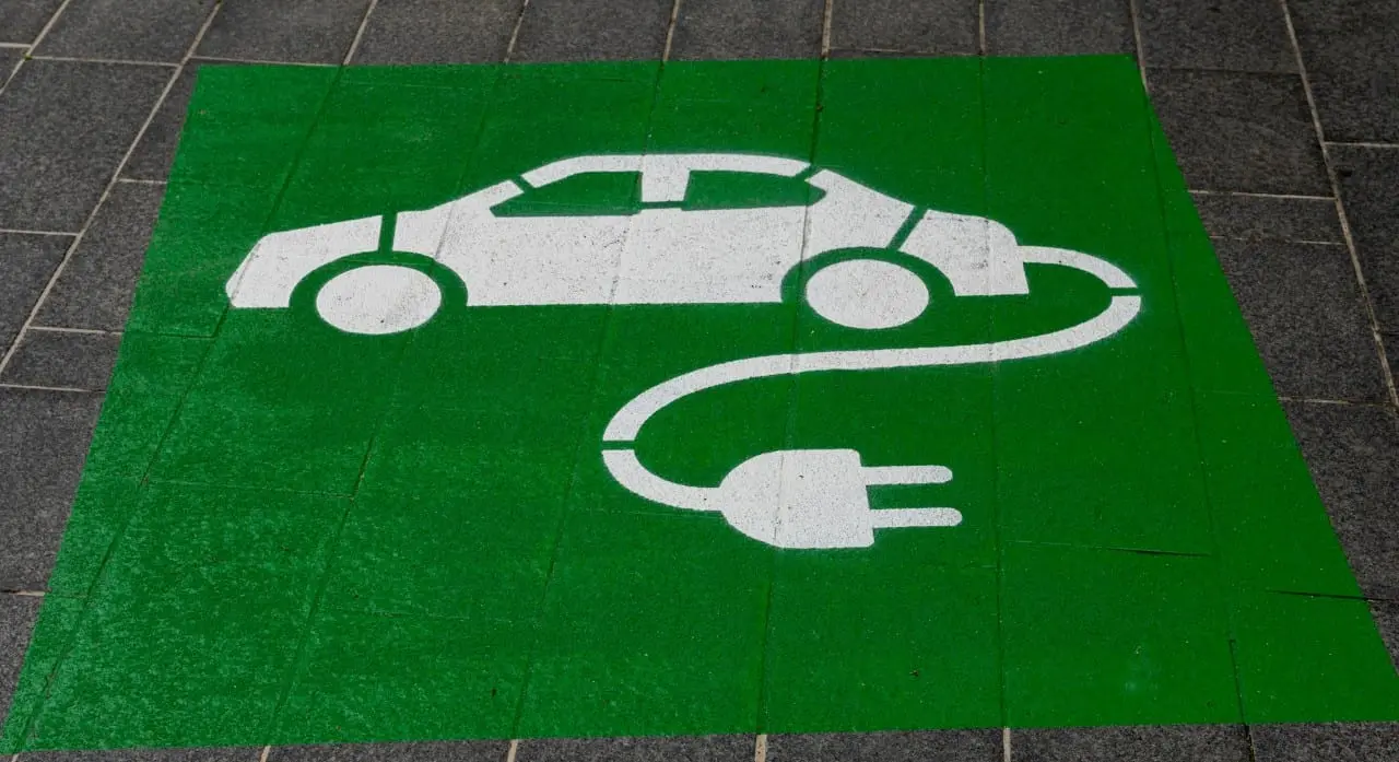Rekordinis sandoris: ESO autoparką papildys beveik 400 elektromobilių