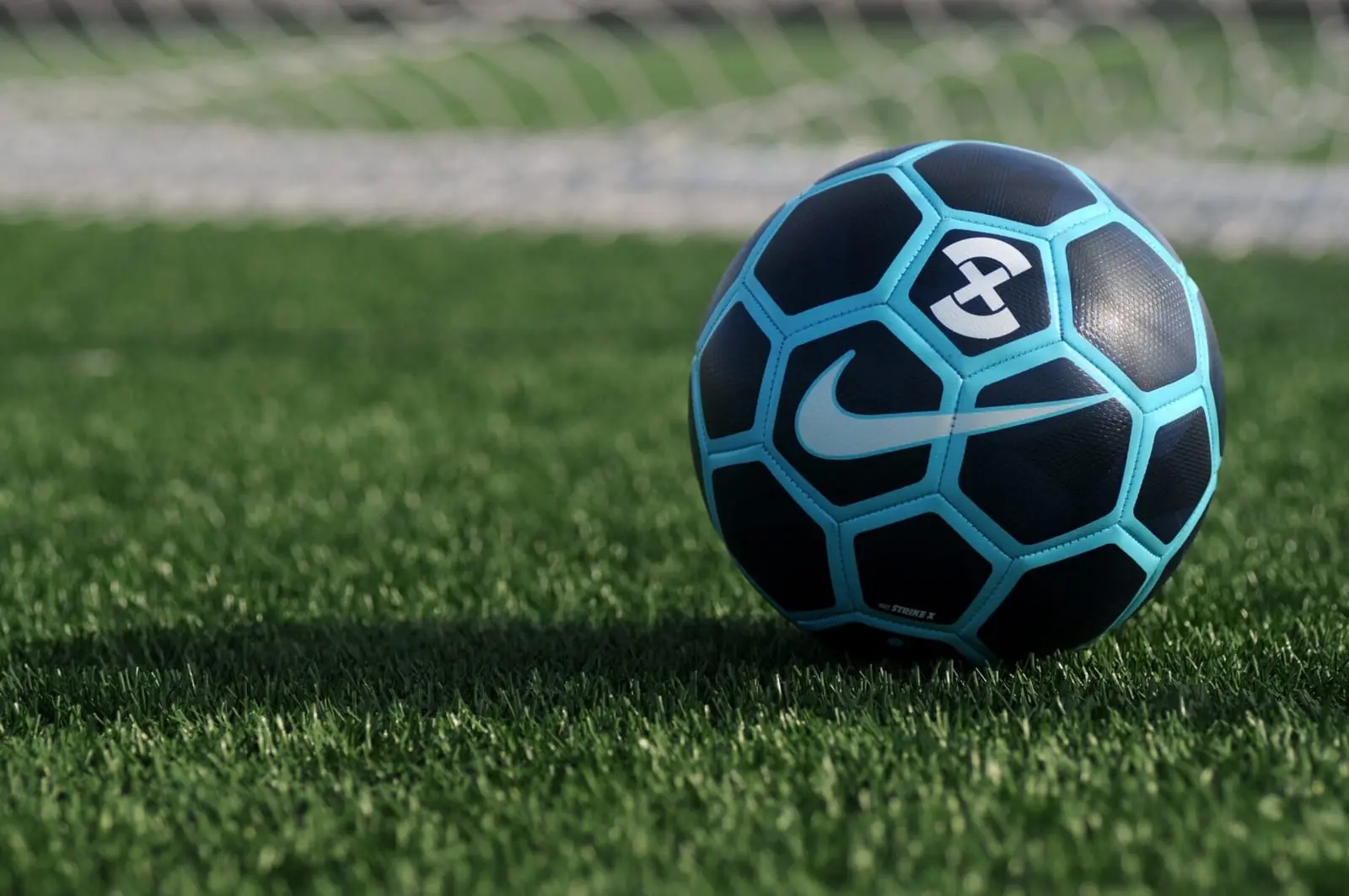 Išdalinti prestižiniai futbolo apdovanojimai: svarbiausią trofėjų atsiėmė L. Messi