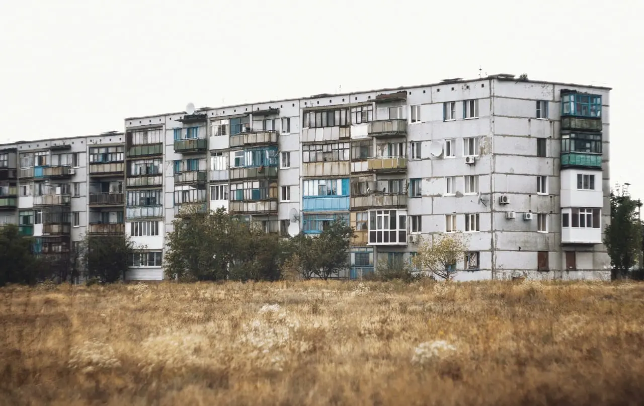 Tai, kad turite butą daugiabutyje, neapsaugos nuo benamio duonos: kada griausime namus?