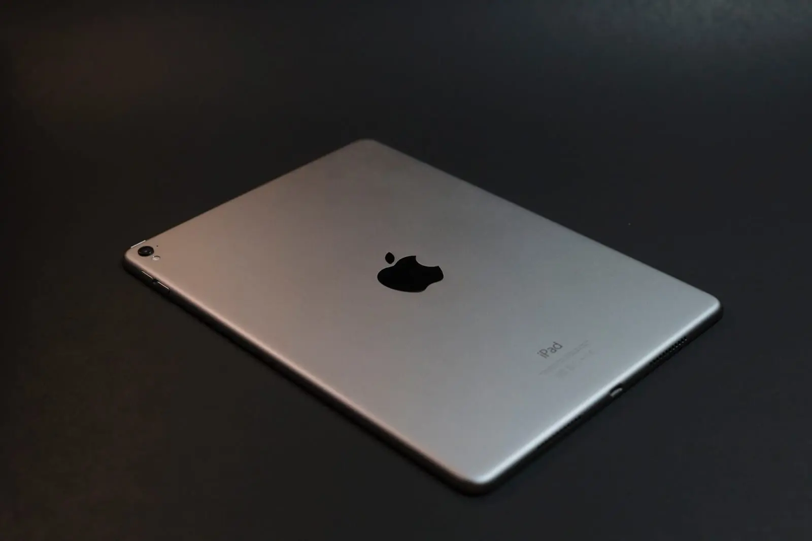 „Apple“ netrukus pristatys perlenkiamą „iPad“