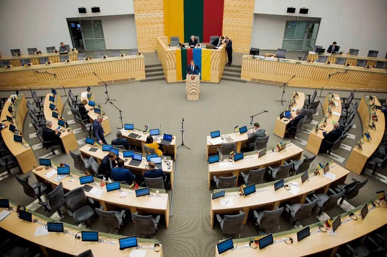 Naujojo seimo nariai: vieni „varto“ milijonus, kitų kišenėse švilpia vėjai