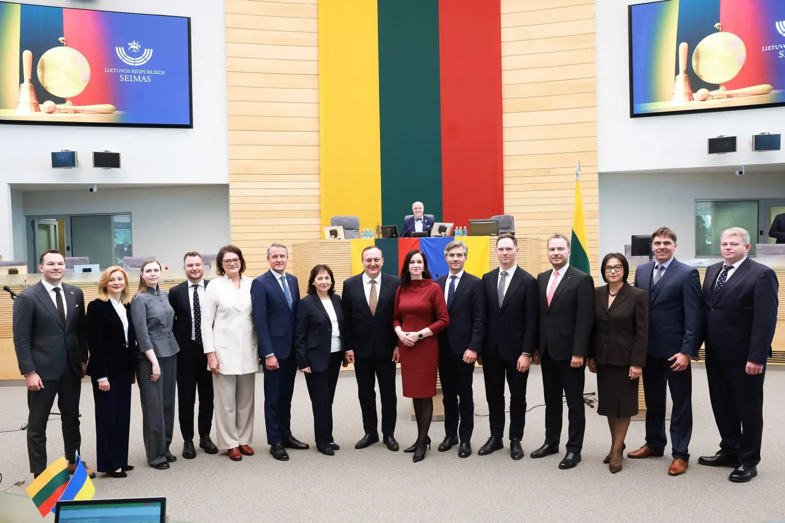 Patvirtinta naujosios Vyriausybės programa: visuomenė pritaria ne visiems ministrams